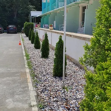 Готель Char 2*