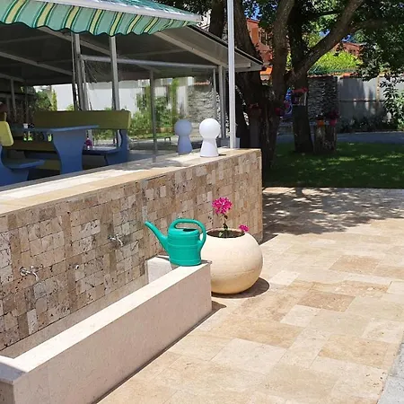 Char 2* Приморсько